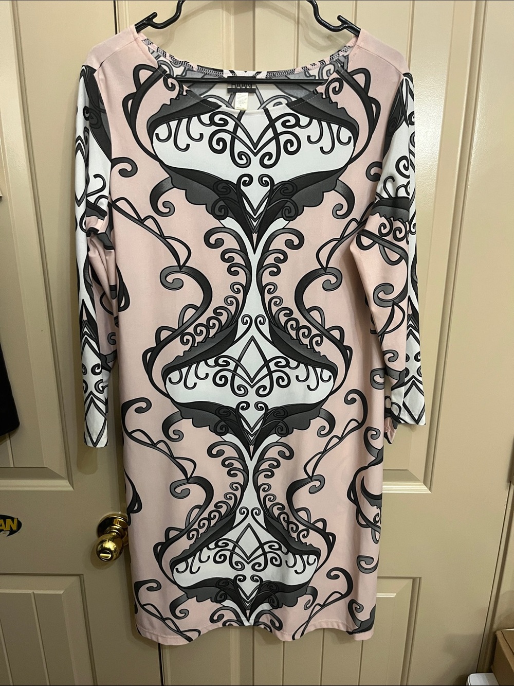 Haani Pink and Black Long-Sleeve Graphic Shift Dress